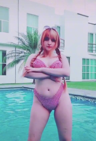 3. Hot San Chan Claudia Shows Cleavage in Bikini at the Swimming Pool