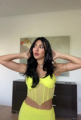 3. Erotic Sara Hesri Shows Cleavage