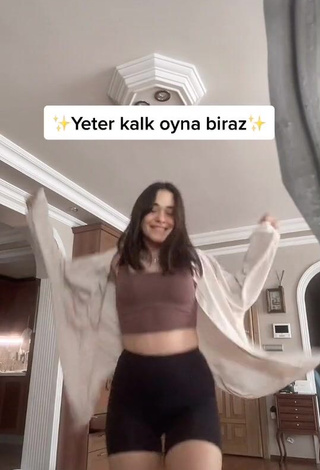 3. Erotic Senamia Kalip in Brown Crop Top