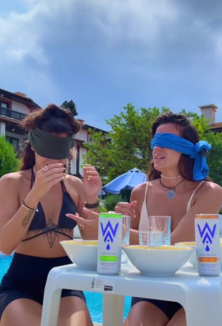 Erotic Suzie & Reni in Bikini Top