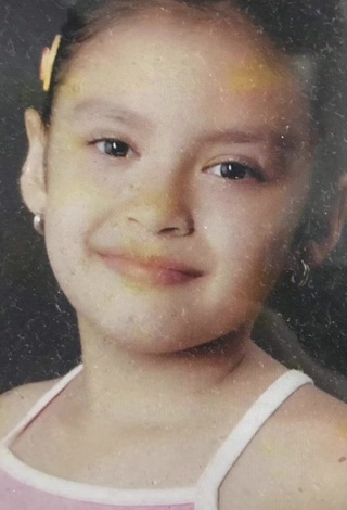 Pretty Yvonne Aresu