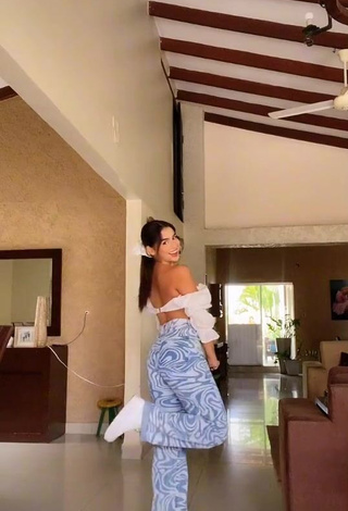 1. Amazing Anahí in Hot White Crop Top
