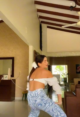 3. Amazing Anahí in Hot White Crop Top