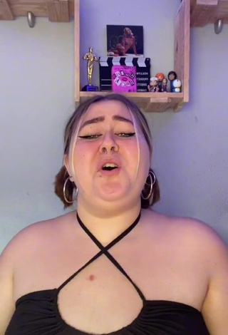 1. Erotic Blanca Montana Shows Cleavage