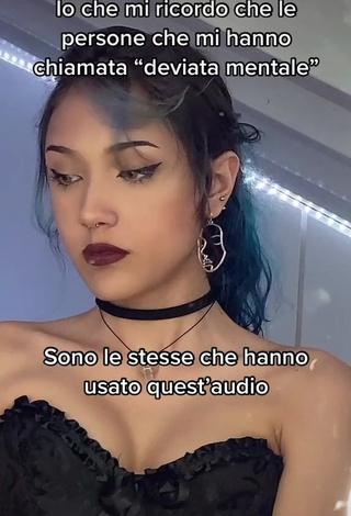 1. Captivating Sofia Bubble Shows Cleavage