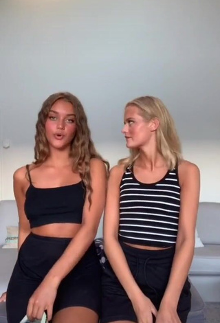 Captivating Isa & Nina Isanina in Crop Top