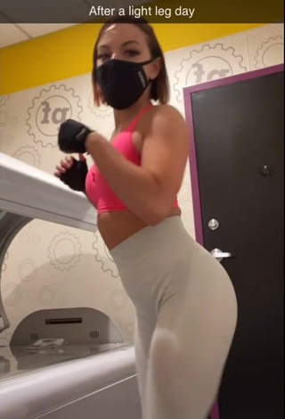 3. Captivating Jasmine Soliz in Grey Leggings