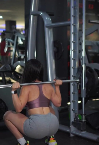 3. Erotic Jessica Ferreiras Shows Butt