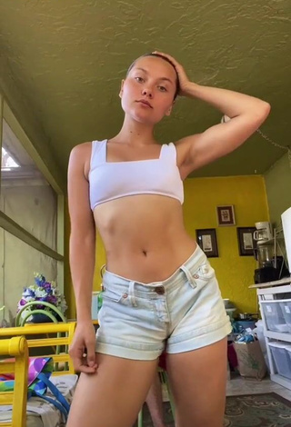 1. Cute Katy Hedges in White Crop Top