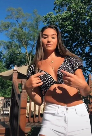 1. Erotic Kayla Alkatib in Polka Dot Crop Top