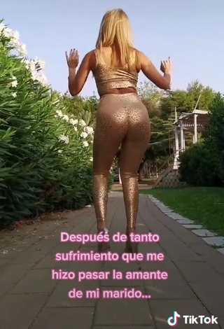 Captivating Lidia Shows Butt in a Street