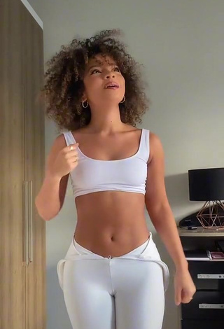 Erotic Carol Mamprin in White Sport Bra