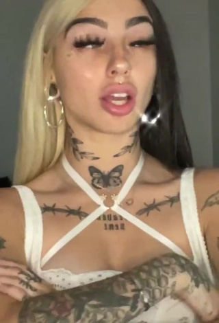 3. Sweet Cruella Morgan in Cute White Crop Top