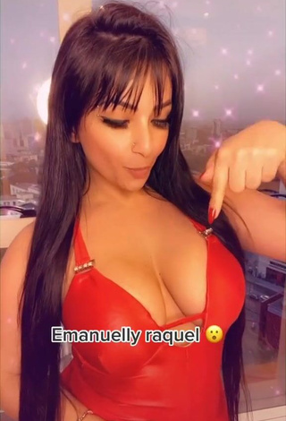 1. Alluring Emanuelly Raquel Shows Cleavage