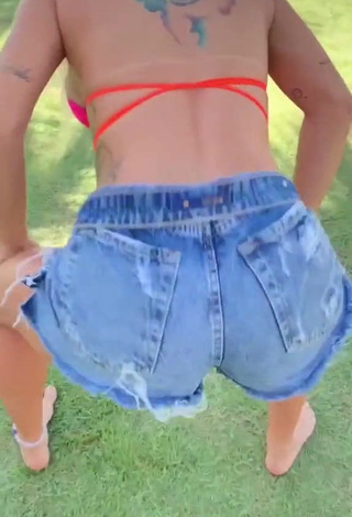 2. Erotic Andressita Chegou Shows Butt while Twerking and Bouncing Tits