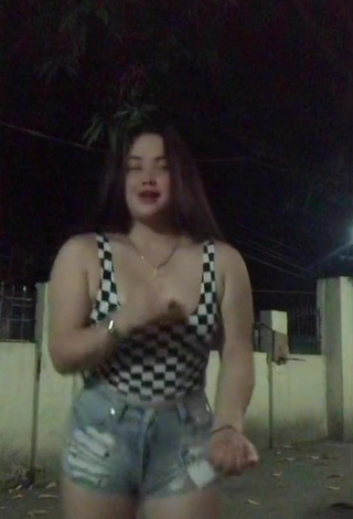 Breathtaking Delacruz Jane Pauline Shows Cleavage in Checkered Crop Top