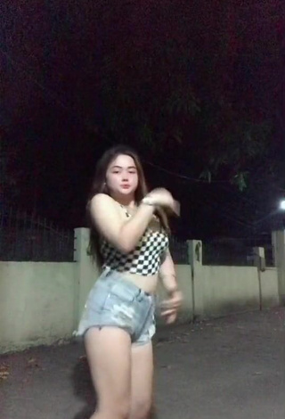 3. Erotic Delacruz Jane Pauline Shows Butt in a Street