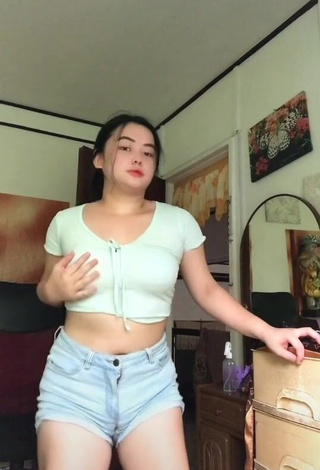 Sexy Delacruz Jane Pauline in Light Green Crop Top