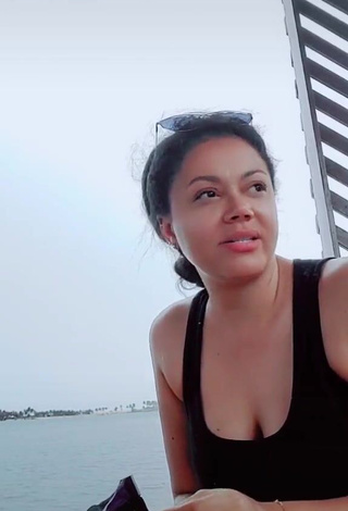 Erotic Nadia Buari Shows Cleavage