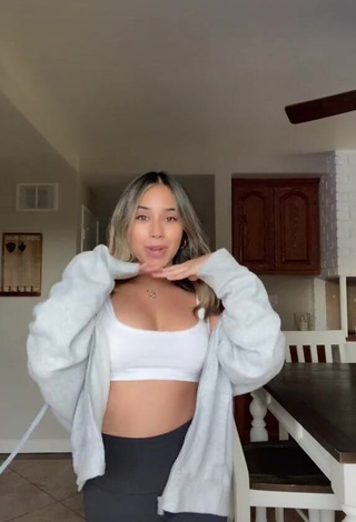 Hot Jasmin Acosta Shows Cleavage in White Crop Top