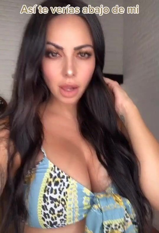 Captivating Jimena Sánchez Shows Cleavage in Crop Top