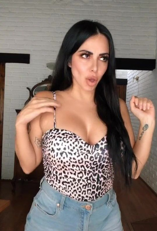 3. Erotic Jimena Sánchez Shows Cleavage in Leopard Top