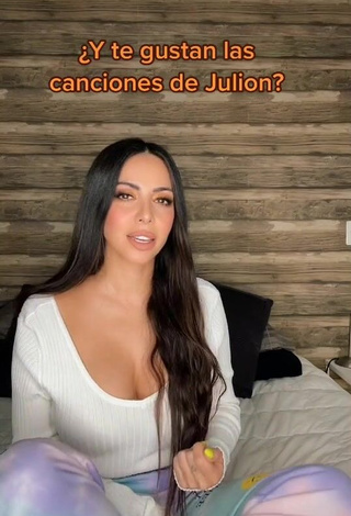 Sweet Jimena Sánchez Shows Cleavage