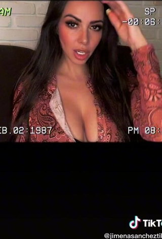 3. Hottest Jimena Sánchez Shows Cleavage