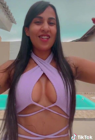 3. Irresistible Karollyny Campos Shows Cleavage in Purple Crop Top