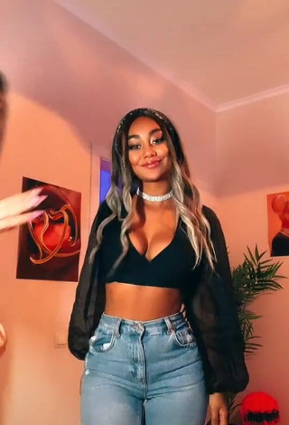 Elizabeth Anorue Shows Cleavage in Sweet Black Crop Top and Bouncing Tits