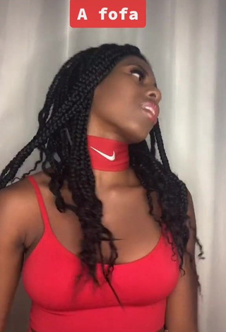 Hot MC Soffia Shows Cleavage in Red Crop Top