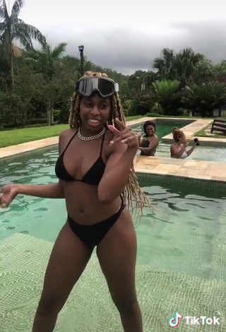 3. Irresistible MC Soffia Shows Cleavage in Black Bikini at the Swimming Pool