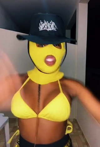 Captivating MC Soffia Shows Cleavage in Yellow Bikini Top and Bouncing Boobs