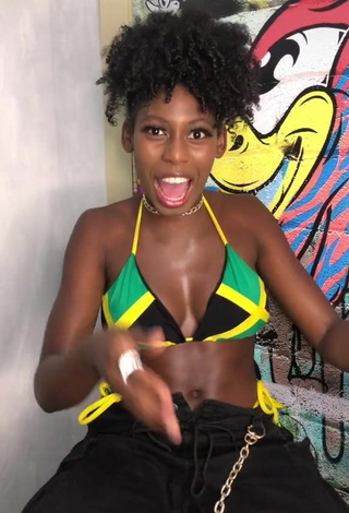 Hot MC Soffia Shows Cleavage in Bikini Top