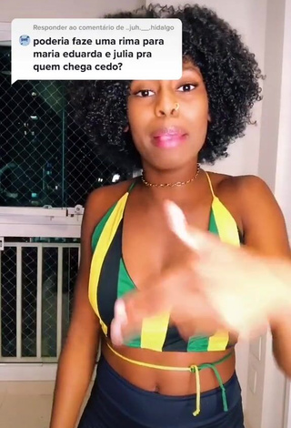 3. Beautiful MC Soffia Shows Cleavage in Sexy Striped Crop Top