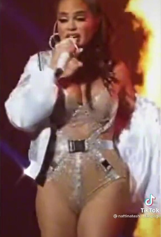 3. Erotic Natti Shows Cleavage in Bodysuit