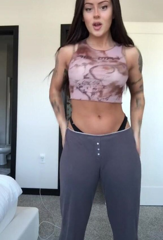 1. Amazing Sofia in Hot Crop Top while Twerking