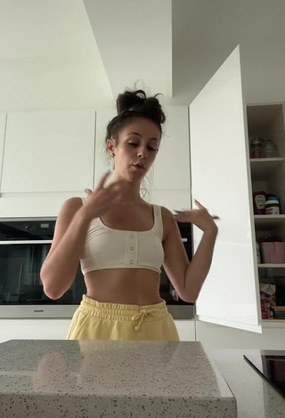 3. Sweetie Abi Chatten in White Crop Top