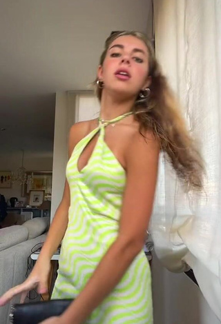 3. Hot Aitana Soriano in Light Green Dress