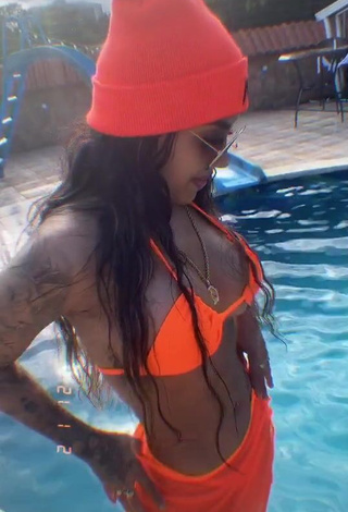 1. Erotic Anyuri Lozano Shows Cleavage in Electric Orange Bikini Top at the Swimming Pool (Underboob)