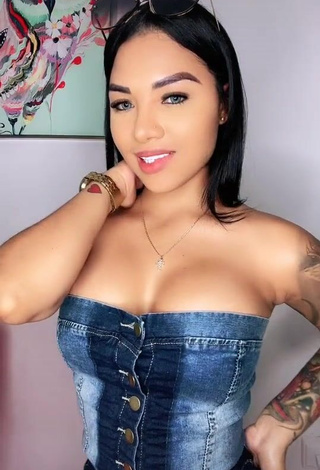 Beautiful Anyuri Lozano Shows Cleavage in Sexy Top