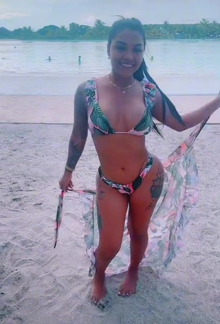 1. Captivating Anyuri Lozano Shows Cleavage in Floral Bikini at the Beach