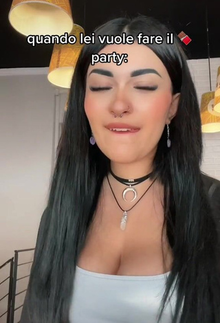 Irresistible Gaia Macula Shows Cleavage in Grey Crop Top and Bouncing Tits