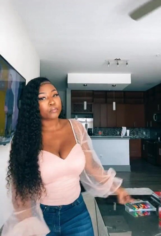 1. Irresistible Airionna Lynch Shows Cleavage in Pink Top and Bouncing Boobs