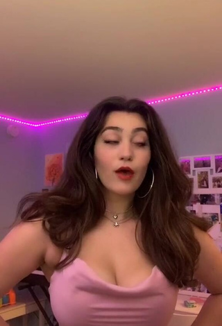 1. Simone Demonstrates Beautiful Cleavage