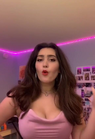 Simone Demonstrates Beautiful Cleavage