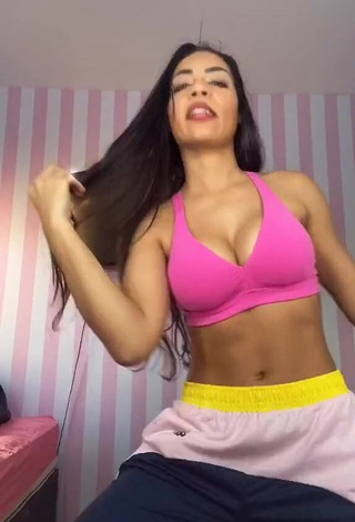 Wonderful Ingrid Muniz Shows Cleavage in Pink Sport Bra