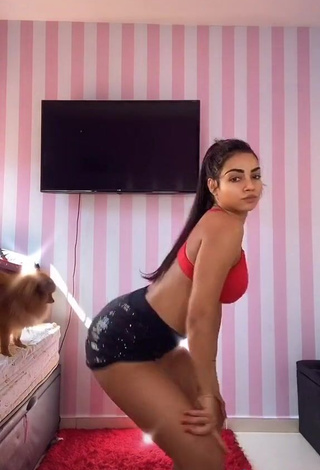 Adorable Ingrid Muniz Shows Cleavage in Seductive Red Bikini Top while Twerking