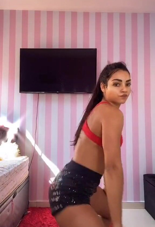 Hottest Ingrid Muniz in Red Bikini Top while Twerking