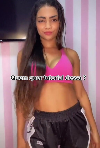 1. Seductive Ingrid Muniz Shows Cleavage in Pink Sport Bra